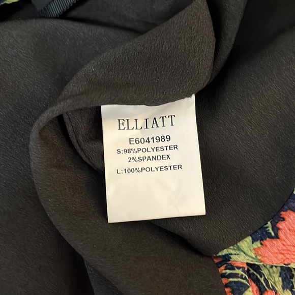 Elliatt Floral Regal Cinch Midi Dress - Picture 16 of 16